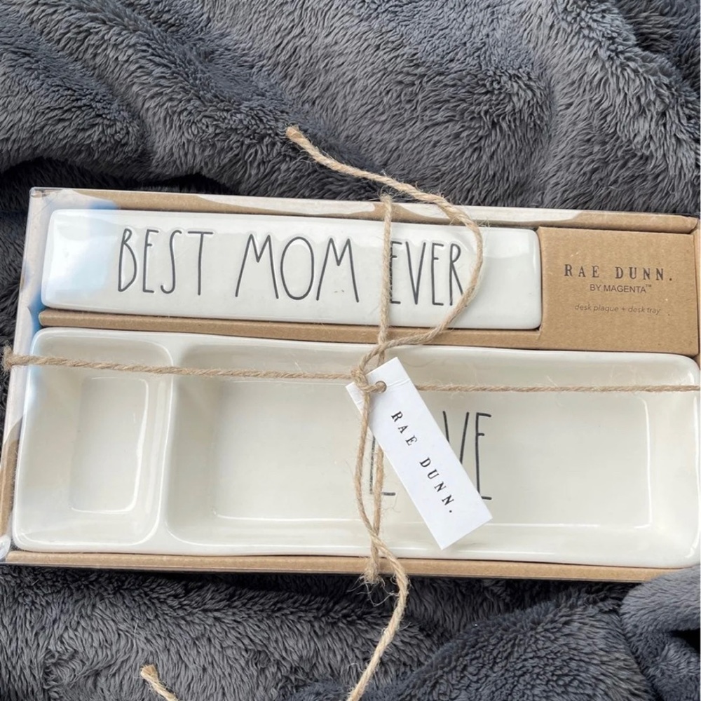 Rae Dunn best mom ever plaque
